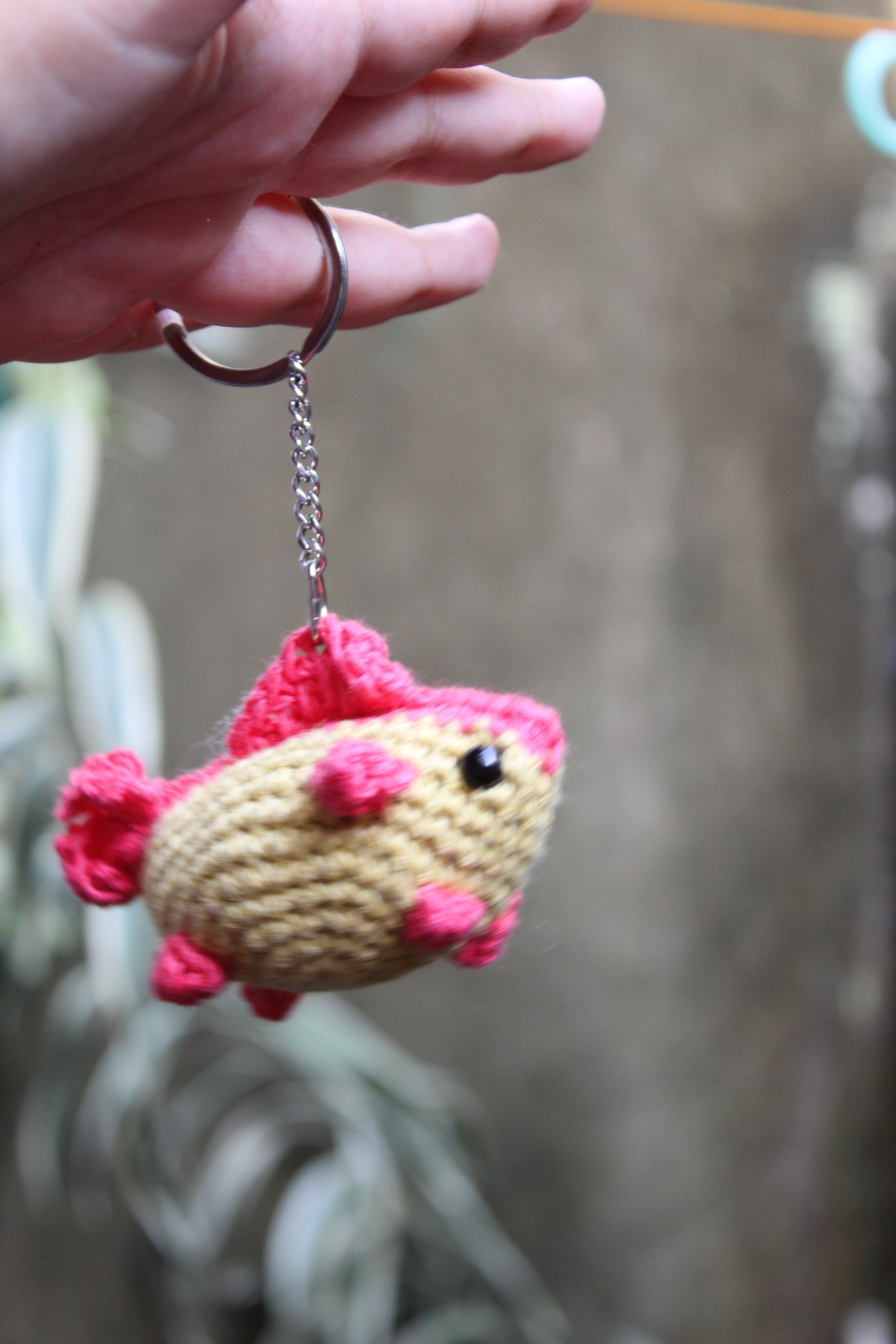 Llavero Pececito con Patas Verde y Magenta — Amigurumi