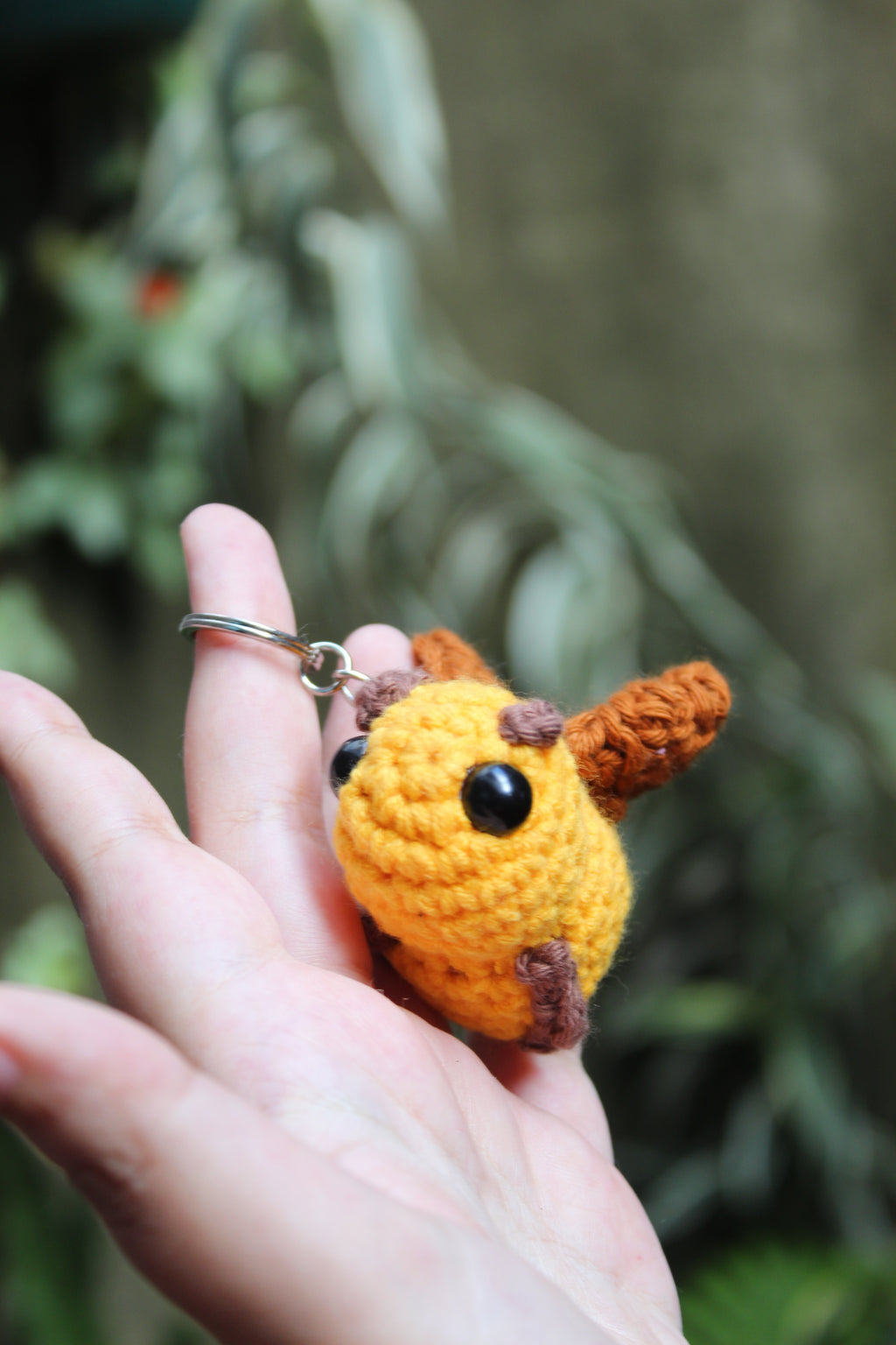 Llavero Polilla Amarilla — Amigurumi