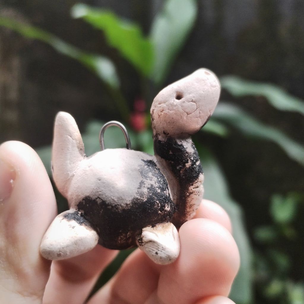 Dije Nessie V — Cerámica Artesanal