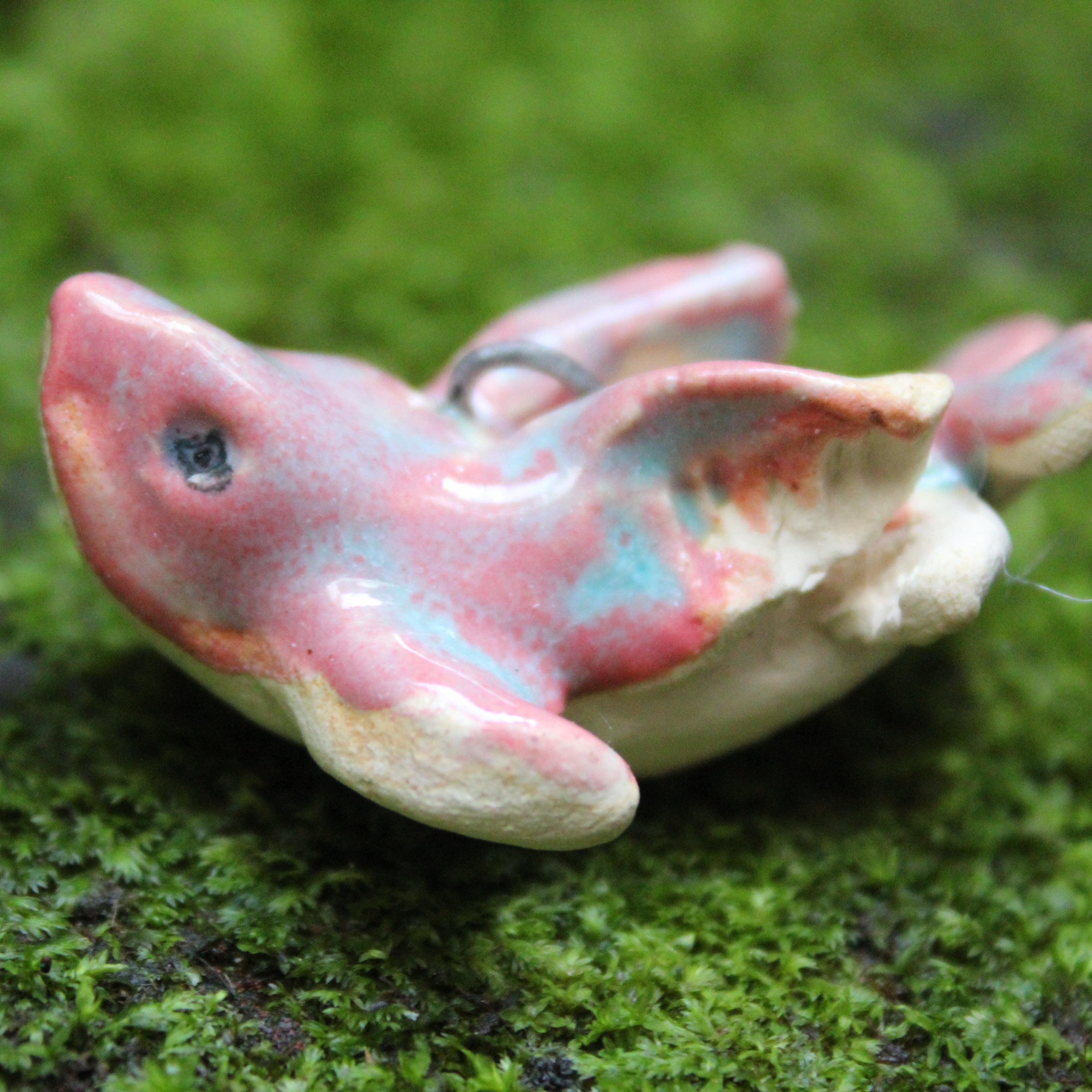 Dije Ballena Alada III — Cerámica Artesanal